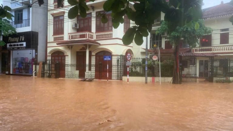 Mưa lớn kéo dài gây ngập lụt, sạt lở, thiệt hại về cây trồng, vật nuôi ở Yên Bái