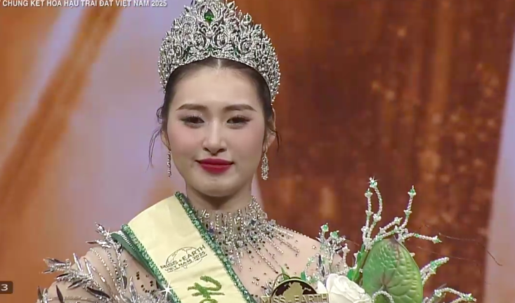 Ngô Thị Trâm Anh đăng quang Miss Earth Vietnam 2025