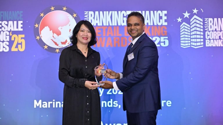 Vietcombank tiếp tục được vinh danh và nhận cú đúp giải thưởng quản trị rủi ro từ Asian Banking and Finance