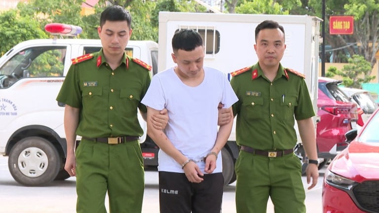 TIN NÓNG 24 GIỜ QUA: Bắt Tài 'Bu' - con nuôi của trùm giang hồ Tuấn 'thần đèn'; vợ đang đi xe máy thì phát nổ, công an tạm giữ người chồng