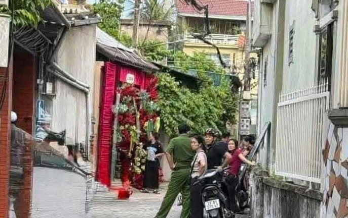 Nghệ An: Vợ gục trong vũng máu, lực lượng chức năng khống chế người chồng