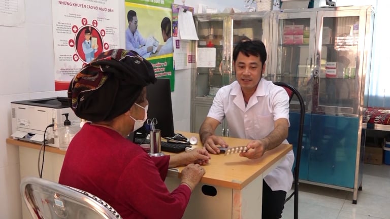 Nông thôn Tây Bắc: Quan tâm chăm sóc sức khỏe đồng bào dân tộc thiểu số 