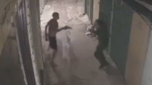 Hà Nội: Người đàn ông nổ súng khi cảnh sát kiểm tra hành chính