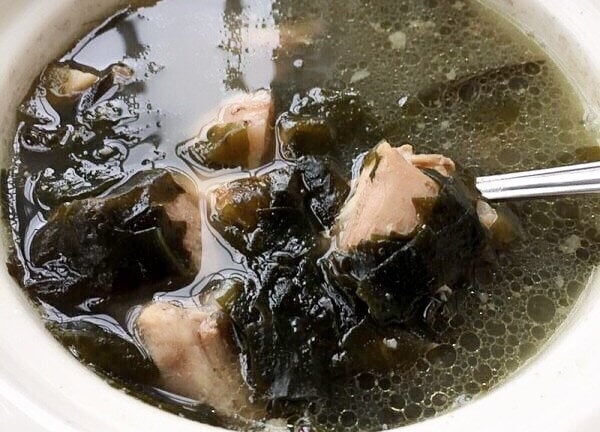 Đi chợ gặp rau này mua ngay về nấu canh cực giàu dinh dưỡng lại nhiều canxi, trẻ con ăn tốt ngang uống sữa