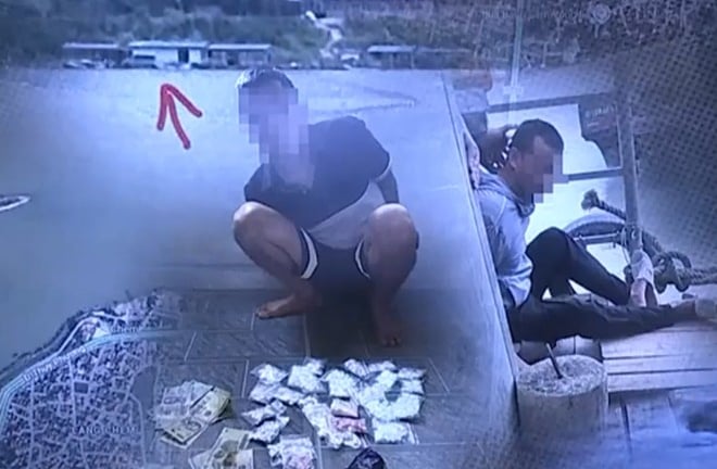 Triệt phá đường dây mua bán ma túy bằng ca nô ở giữa sông Hồng