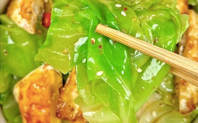 Loại rau  có axit folic gấp 8 lần dưa chuột, dưỡng dạ dày, trẻ hóa làn da, xào cách này cực thơm