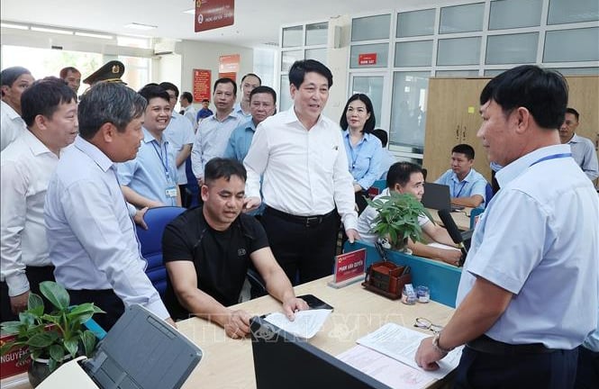 Chủ tịch nước Lương Cường dự sinh hoạt chuyên đề và kiểm tra vận hành chính quyền 2 cấp tại Quảng Ninh
