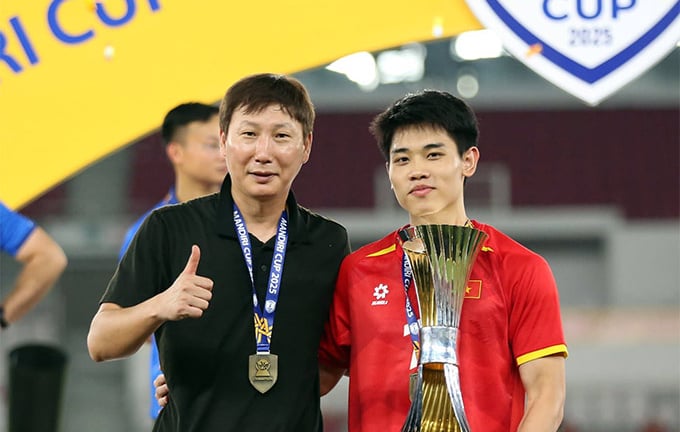 Nguyễn Đình Bắc: Từ án kỷ luật nội bộ đến cầu thủ xuất sắc nhất U23 Đông Nam Á 2025