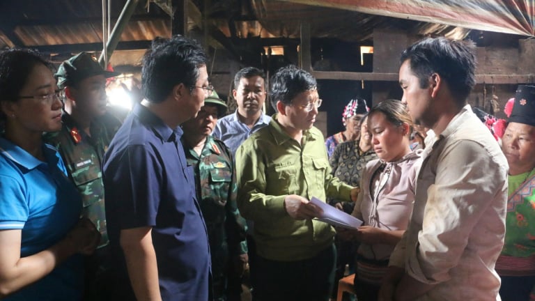 Ủy ban Trung ương MTTQ Việt Nam thăm hỏi người dân chịu ảnh hưởng mưa lũ tại tỉnh Điện Biên