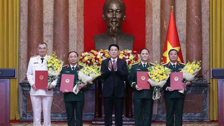 Những sĩ quan cấp cao được Chủ tịch nước thăng hàm Đại tướng, Thượng tướng trong 2 tháng qua