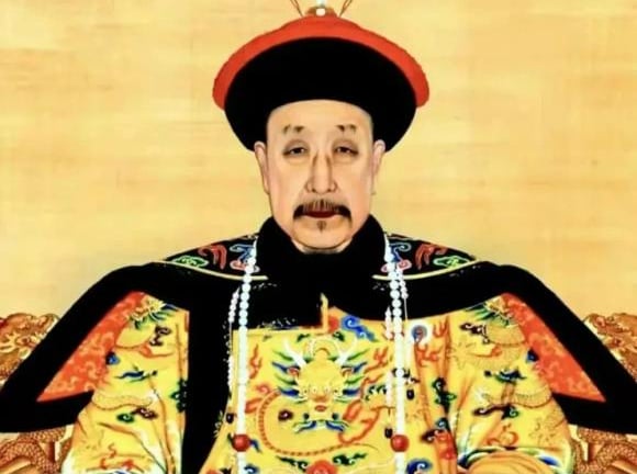 Càn Long trường thọ, có 17 con trai, tại sao chỉ 2 người đủ tư cách cạnh tranh ngôi vị hoàng đế?