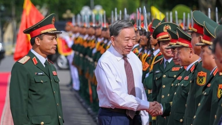 Tổng Bí thư Tô Lâm: Xây dựng Quân đoàn 12 thực sự là 'quả đấm thép' trong giai đoạn mới
