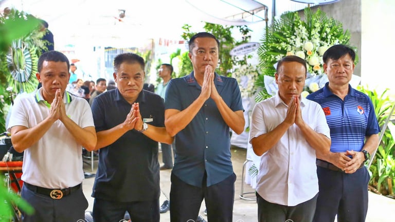 VFF và VPF viếng trọng tài Trần Đình Thịnh, hỗ trợ và chia sẻ cùng gia đình