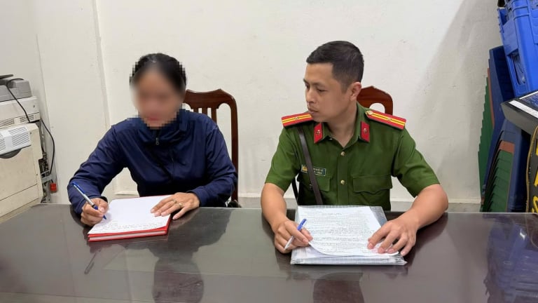 Người bán bánh rán thu 430.000 đồng của khách Tây ở Hồ Gươm bị xử phạt