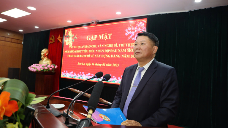 Tỉnh Sơn La gặp mặt báo chí, văn nghệ sĩ, trí thức, nhà khoa học tiêu biểu 