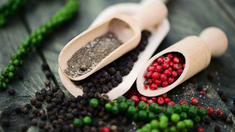 Tây Nguyên vào cuối mùa thu hoạch, giá tiêu cán mốc 160.000 đồng/kg