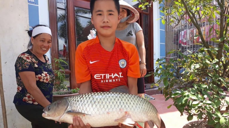 Nông dân Lạng Sơn 'thả tiền vốn' Quỹ Hỗ trợ nông dân xuống sông nuôi cá đặc sản tươi rói này đây