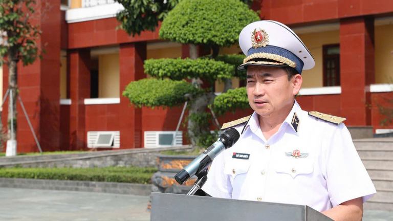 Lực lượng Hải quân huấn luyện chuẩn bị cho lễ diễu binh, diễu hành kỷ niệm 50 năm Ngày Giải phóng miền Nam, thống nhất đất nước