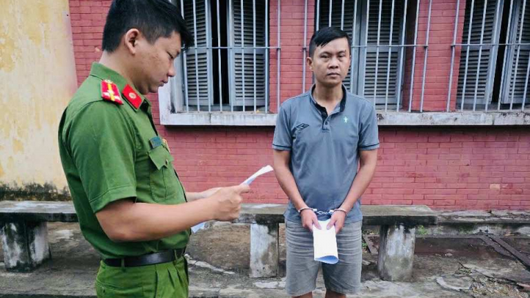 Nhân viên công ty dược ký giả chữ ký của chủ 11 nhà thuốc, chiếm đoạt hơn 1,6 tỷ đồng 