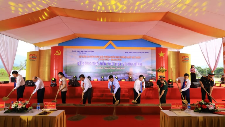 Động thổ xây dựng Đền thờ liệt sĩ tỉnh Hòa Bình - Biểu tượng 'Uống nước nhớ nguồn'