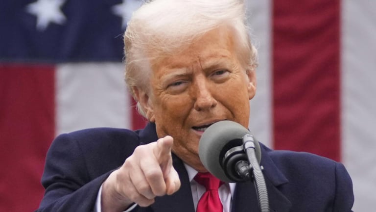 Lo ngại ông Trump tìm cớ để rút khỏi hòa đàm Ukraine để mặc châu Âu, Kiev 'tự lo'