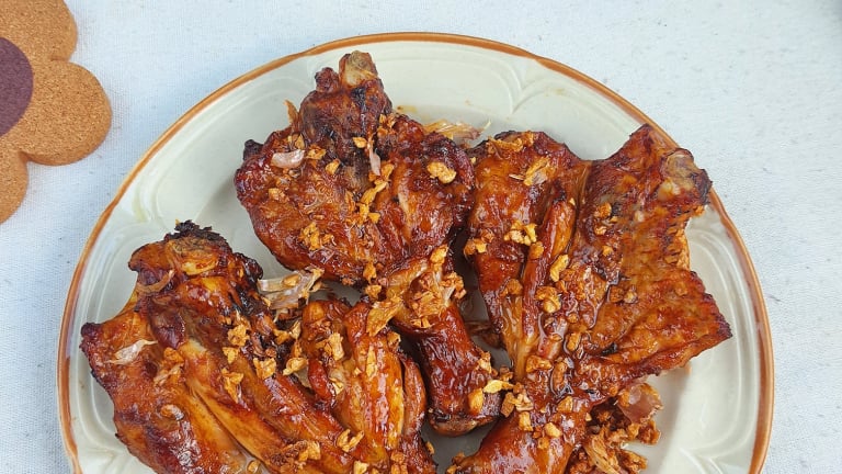 Bộ phận giàu phốt pho của con gà, giúp phát triển xương, đem nướng ngũ vị già trẻ đều mê