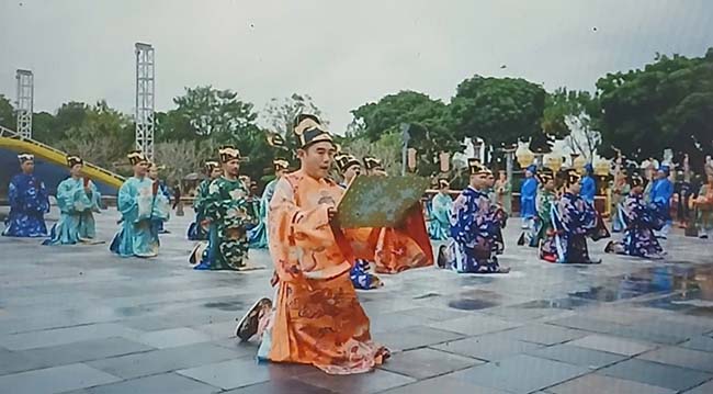 Thời Nguyễn tinh gọn bộ máy ra sao?