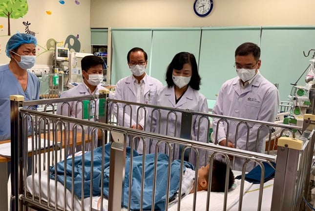Tin mới nhất về sức khỏe bé trai trong vụ 'nộp đủ tiền mới cấp cứu' ở Bệnh viện đa khoa tỉnh Nam Định