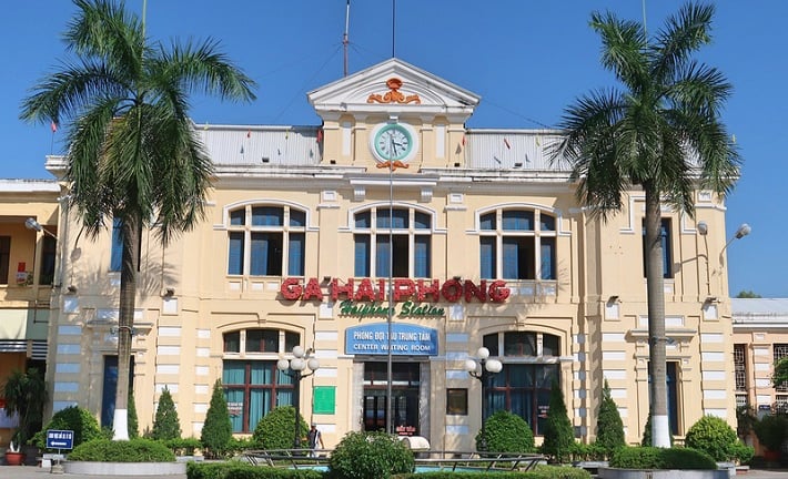 Ga Hải Phòng trở thành “Điểm du lịch”, khai trương đoàn tàu 'quý tộc' mang tên “Hoa Phượng Đỏ”