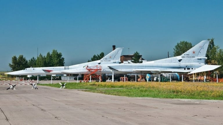 Nga triển khai hơn 40 oanh tạc cơ Tu-22M3 tới căn cứ Belaya khiến Ukraine 'ngồi trên đống lửa'
