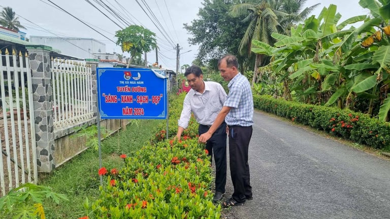 Sáp nhập tỉnh Hậu Giang, Cần Thơ, Sóc Trăng có xã nông thôn mới nâng cao với đường hoa đẹp mê ly thế này đây