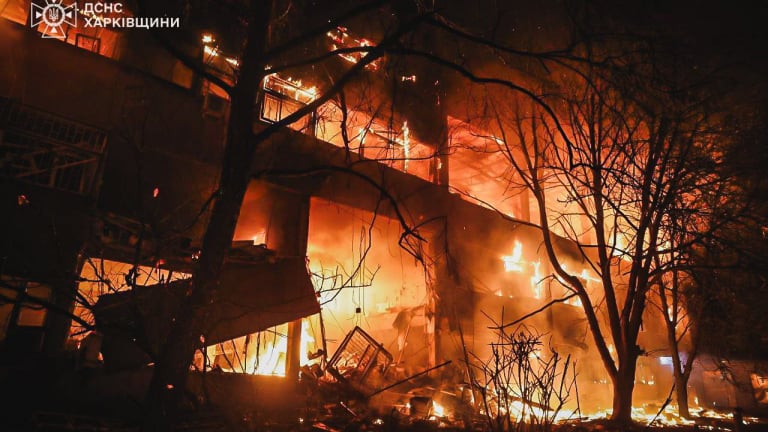 'Báo động đỏ từ Kharkov': Quan chức Ukraine bàng hoàng chứng kiến đòn đánh kinh người của 'sát thủ trên không' Nga