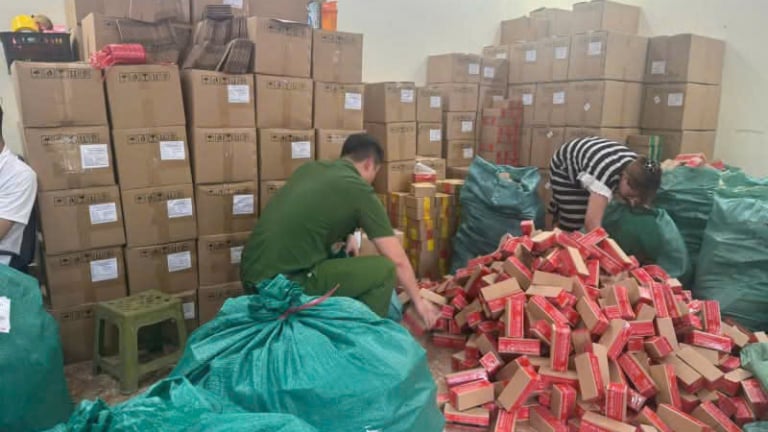Hé lộ con đường giàu lên 'quá nhanh' từ thực phẩm giả của TikToker 'Gia đình Hải Sen'