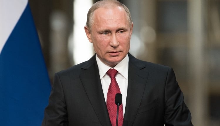 Tổng thống Putin tuyên bố 'nóng' giữa cảnh báo nền kinh tế Nga suy thoái, lạm phát phi mã, doanh nghiệp tháo chạy