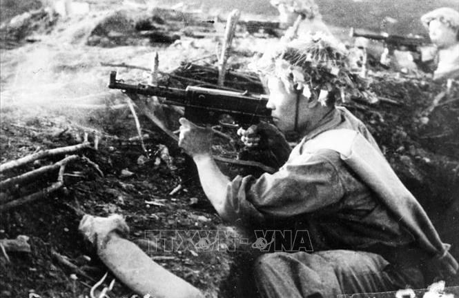 Phong trào 'săn Tây, bắn tỉa' trong Chiến dịch Điện Biên Phủ được quân ta thực hiện ra sao?