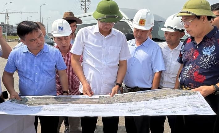 Dự án đường sắt Lào Cai – Hà Nội – Hải Phòng: Vẫn còn tình trạng xây dựng trái phép trên đất dự án