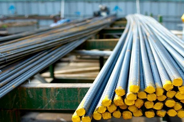 Doanh nghiệp thép 'khai súng' công bố BCTC quý 2/2025: Lợi nhuận tăng bằng lần, cổ phiếu kịch trần