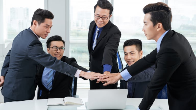 Doanh nhân, chuyên gia được 'thuê' làm một số nhiệm vụ của công chức trong trường hợp nào?