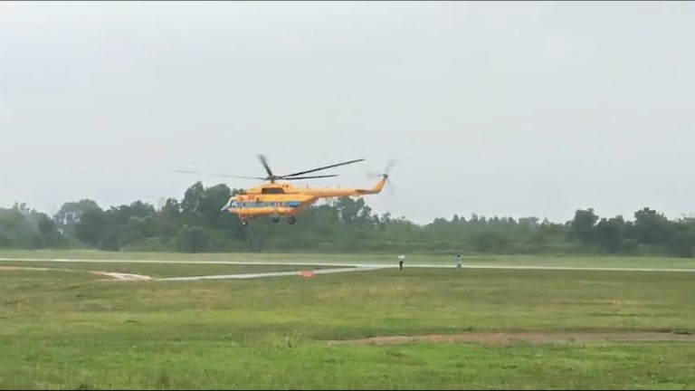 Quân đội Bộ điều động trực thăng cứu trợ khẩn cấp người dân vùng lũ Nghệ An