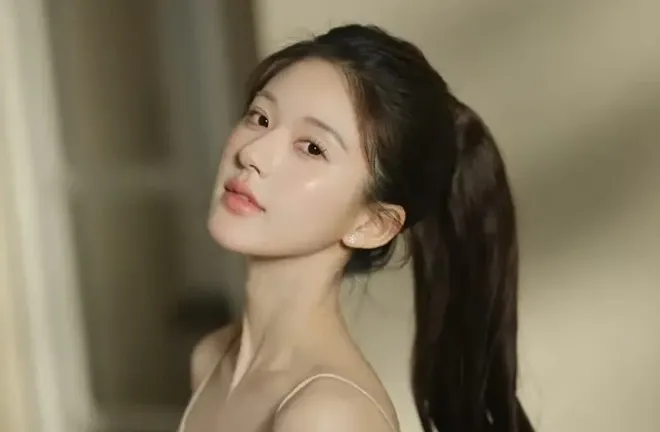Triệu Lộ Tư tố cáo công ty quản lý bóc lột, nội tâm suy sụp vì bị đe dọa phong sát