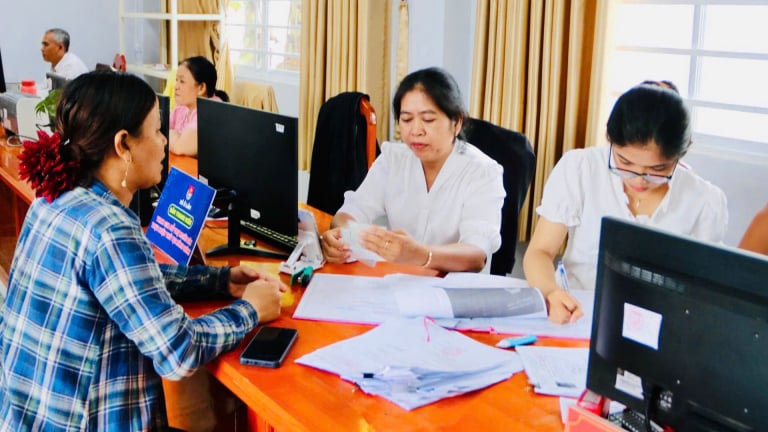  Sau một tháng thực hiện chính quyền địa phương 2 cấp tại 2 xã đông đồng bào Khmer của tỉnh An Giang