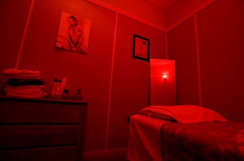 Triệt phá quán massage ở Hà Nội, kèm dịch vụ bán dâm cho khách giá 500.000 đồng/lượt