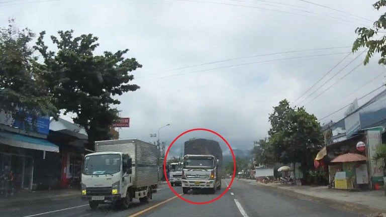 Tài xế lái xe tải 'vượt ẩu' bị ghi hình gửi Cục CSGT, Công an tỉnh Lâm Đồng vào cuộc xử lý 