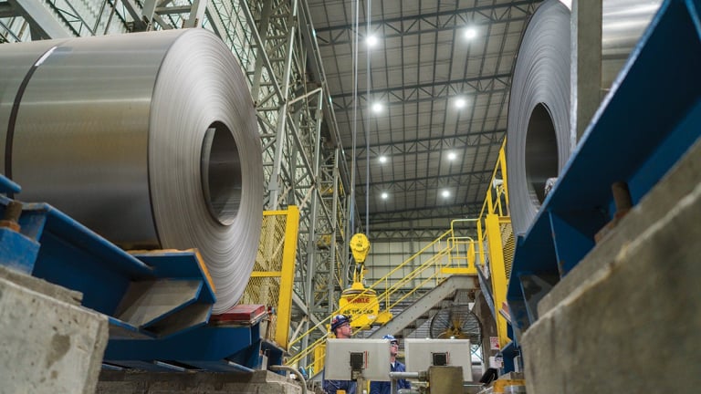 Tiêu thụ thép trong nước tăng 10%, giá thép nội có xu hướng giảm