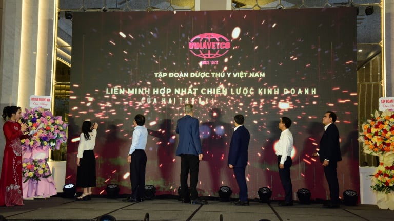 Chính thức ra mắt Tập đoàn Dược Thú y Việt Nam