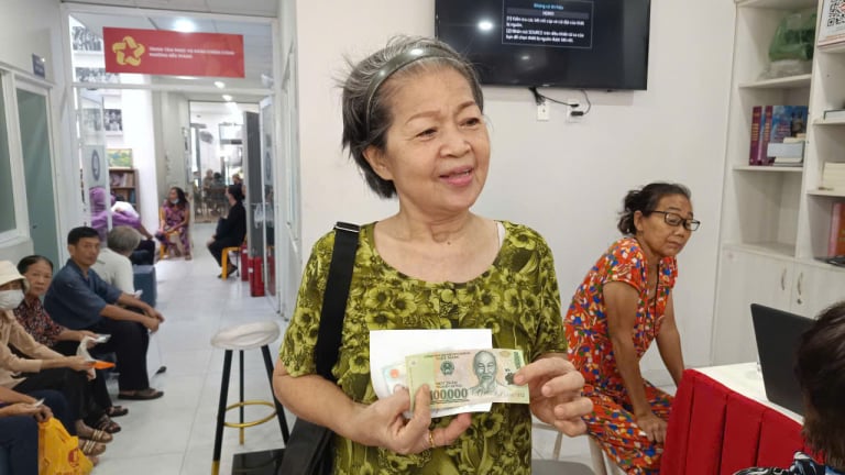 
TP.HCM chi hơn 1.000 tỷ đồng tặng quà Quốc khánh, người dân phấn khởi