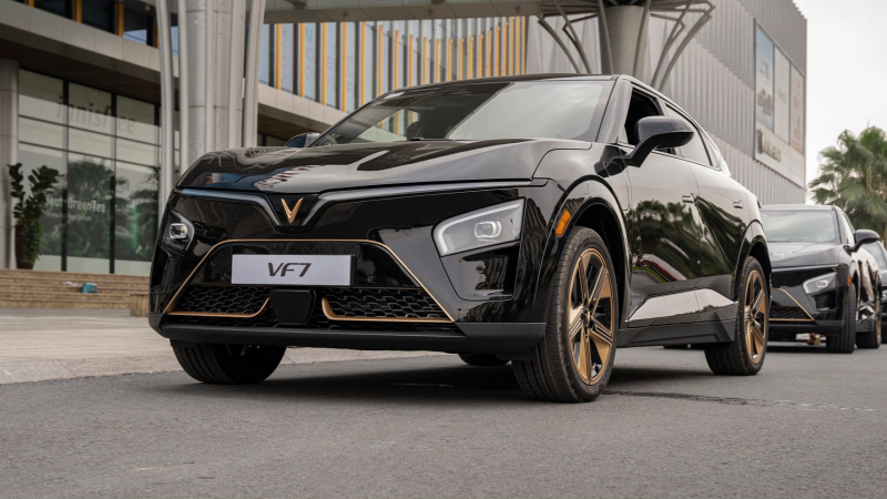 VinFast VF 7 – SUV điện “sang xịn”, giá tốt, miễn phí nhiên liệu hơn 2 năm