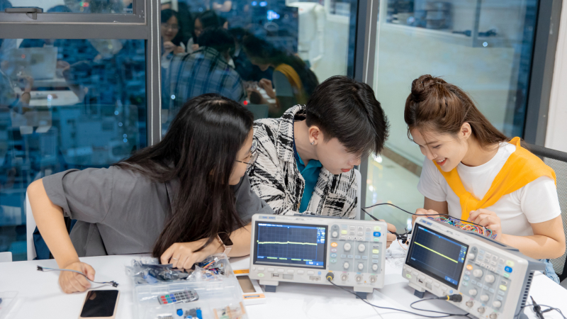 Một trường đại học tại TP.HCM ứng dụng trợ lý ảo trong công tác tuyển sinh