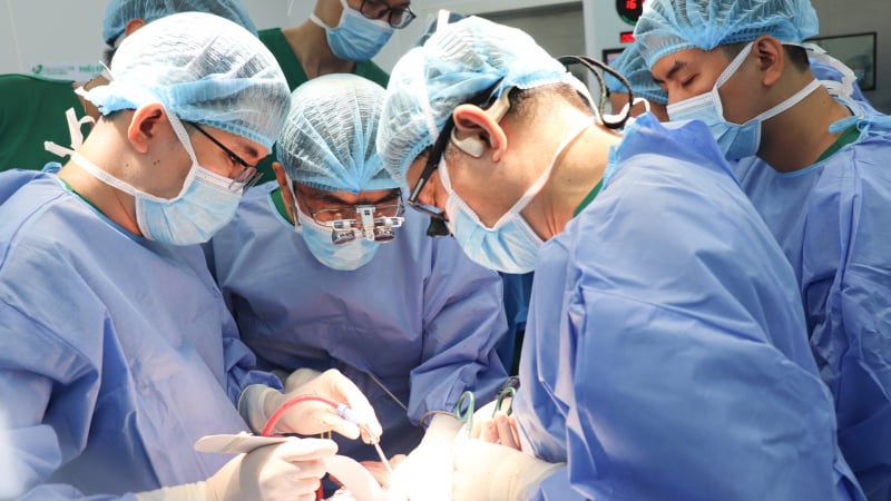 Ghép gan từ người cho chết não, cứu sống bệnh nhi 21 tháng tuổi