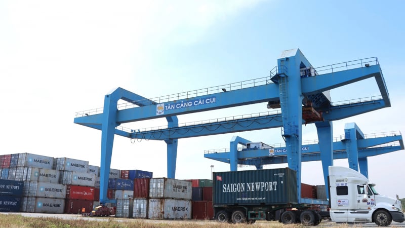 Vì sao nằm giữa trung tâm miền Tây nhưng cảng Cái Cui ở Cần Thơ phát triển 'lèo tèo'?